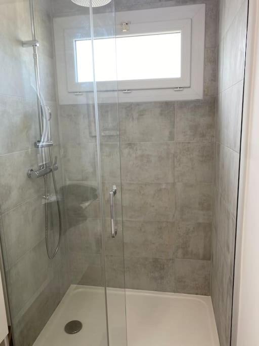 Ramonville Parking Prive Balcon Cafe Apartment *